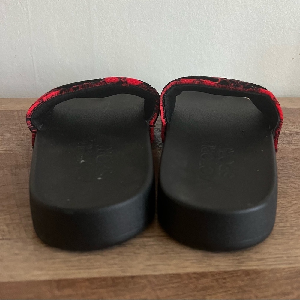 Victoria's Secret Sport Velvet Slide Red Black Plaid Sandals Size Medium - Picture 3 of 9